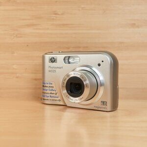 HP Photosmart M525 6.0MP Digital Camera / Compact Point & Shoot